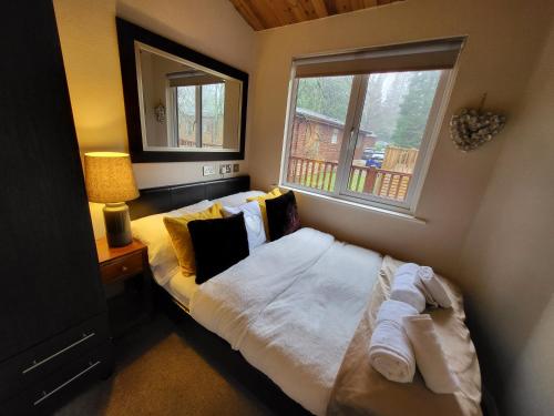 温德米尔Cheerful 3 bedroom Lodge At White cross Bay Windermere的相册照片