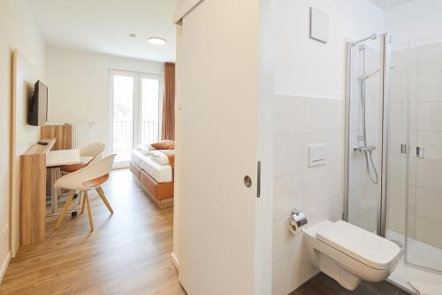 VR-Serviced Apartments Obergeis的一间浴室