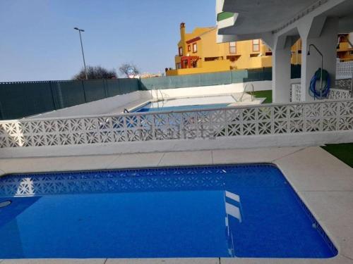 圣玛丽亚港El MIRADOR的游泳池位于带游泳池的阳台的顶部