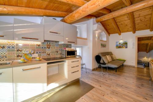 Casa nel Borgo - Il Gufo的厨房或小厨房