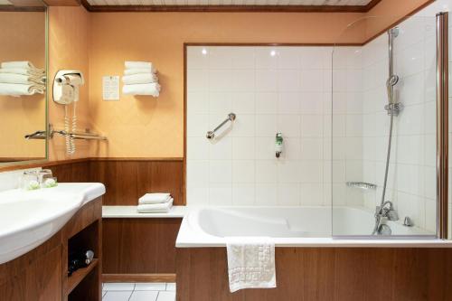 德拉帕酒店的一间浴室