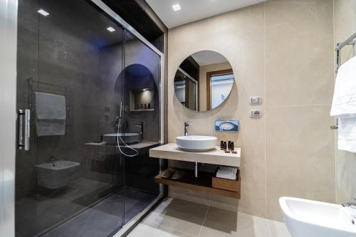 利欧拉酒店的一间浴室