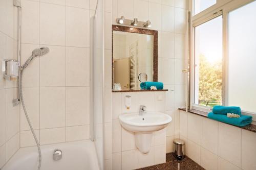 Vineta Strandhotels的一间浴室
