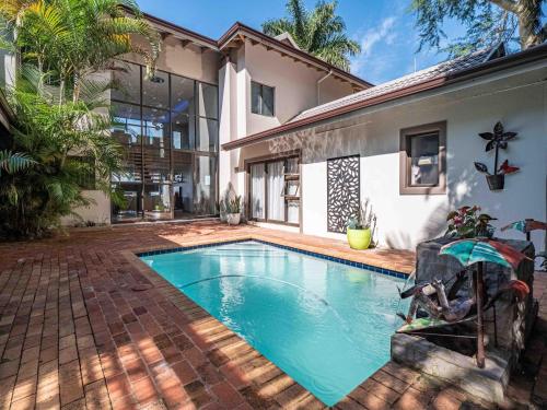 Umhlanga RidgeEkuthuleni Modern Christian Guesthouse with seaview的相册照片