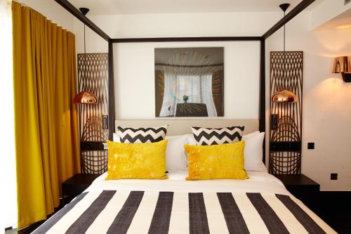 靛蓝伦敦塔山酒店客房内的一张或多张床位