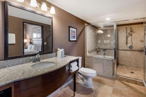 拉斯维加斯南亨德森贝斯特韦斯特优质酒店的一间浴室