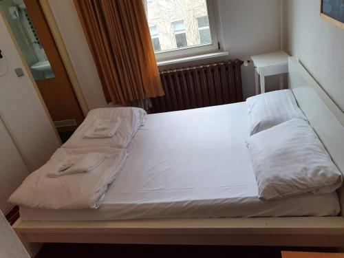 Märkischer Hof Hotel客房内的一张或多张床位