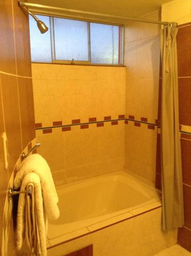 Royal Inn Hotel Juliaca的一间浴室