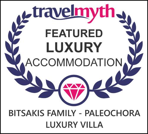 帕琉乔拉Bitsakis Family II - Paleochora Luxury House的芬威节的标志和豪华住宿