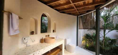 Tiu Oasis Lombok的一间浴室