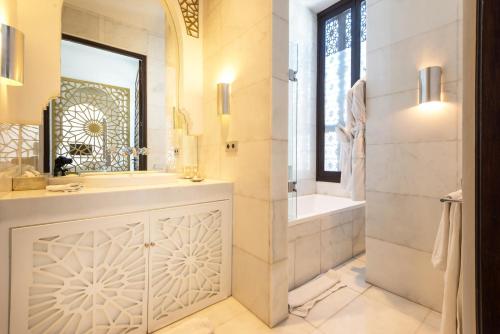 Riad Elisa & Spa的一间浴室