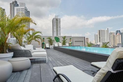 Gran Evenia Panamá Hotel内部或周边的泳池