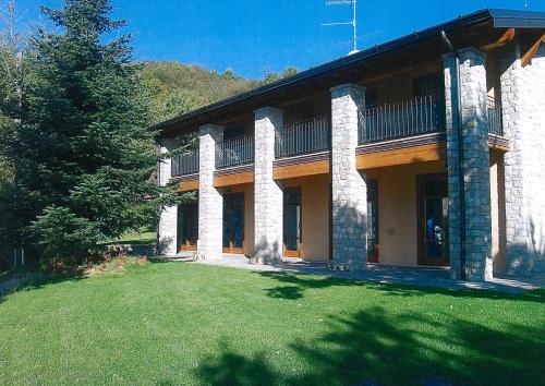 萨罗La FIOCCHINA - Magic Place - apartments & studios in Garda Lake - countryside farmhouse, inside the middle of the lake的相册照片