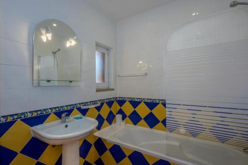 卡纳维尔I＆II公寓的一间浴室