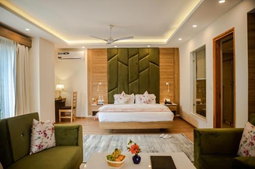 Anand Vardhan Resorts客房内的一张或多张床位