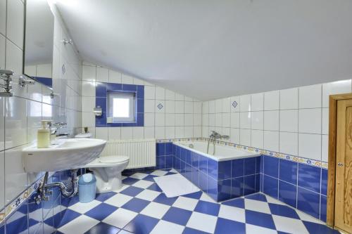 Rezydencja Karnat I i II的一间浴室