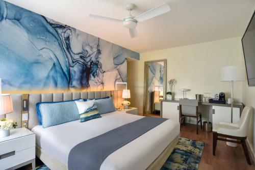 南海滩布里克沃特酒店客房内的一张或多张床位