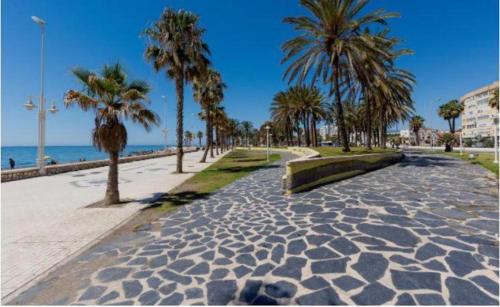 马拉加Holidays2Malaga Tomas de Echeverria 150 mts to Beach & High Speed wifi & Parking的相册照片