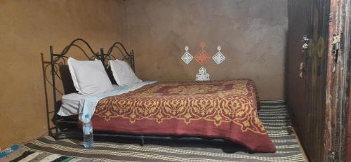 Chegaga desert Trips camp客房内的一张或多张床位