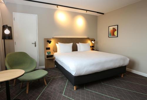 Holiday Inn The Hague - Voorburg, an IHG Hotel客房内的一张或多张床位