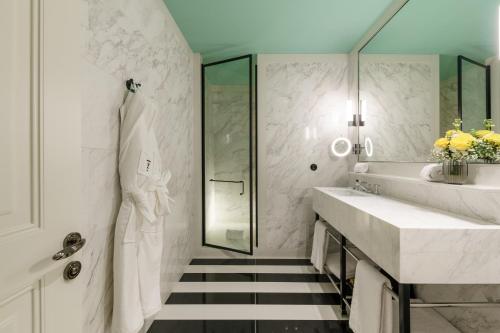 The Editory Boulevard Aliados Hotel - Preferred Hotels的一间浴室