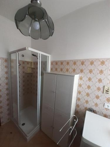 Appartamento grazioso e confortevole a Orbetello (GR)的一间浴室