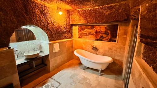 Rose Cave Hotel的一间浴室