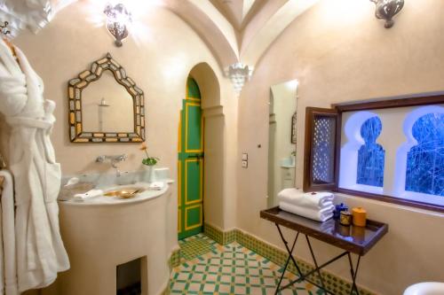 马拉喀什无忧宫卡伊兹摩洛哥传统庭院（住宅）的相册照片