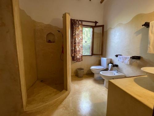 Paka House-Rafiki Village的一间浴室