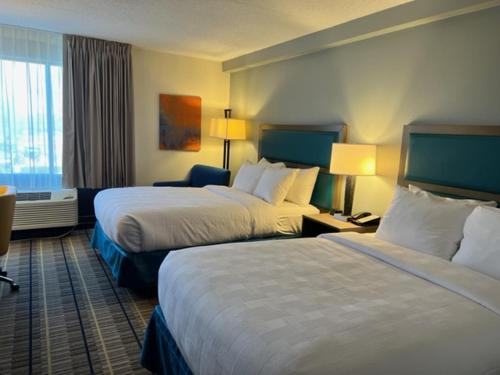 MainStay Suites Horsham - Philadelphia客房内的一张或多张床位