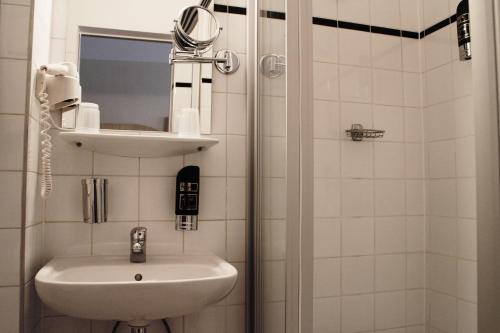 格拉夫体育场酒店的一间浴室