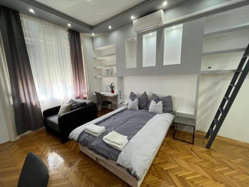 Széchenyi Apartman (III. Panorama) Miskolc belvárosában客房内的一张或多张床位