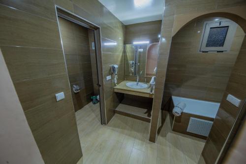 Ksar Ben Youssef的一间浴室