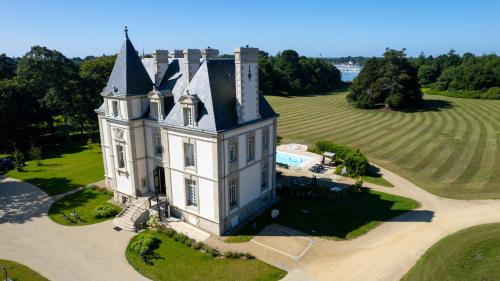 Les Garennes - Hôtel Spa Bénodet鸟瞰图