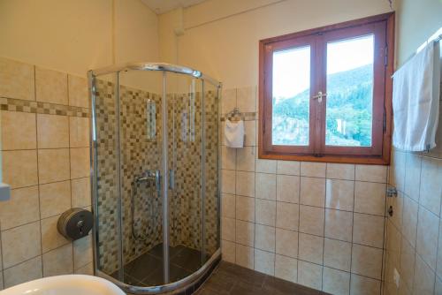 Ntamari Apartments的一间浴室