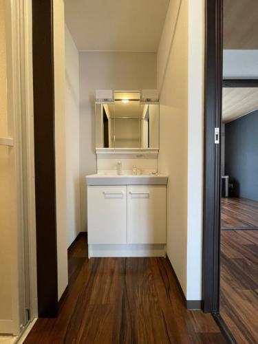 リノベーション済み室内新築　Service Apartment Sapporoザ・ハウス4LDK86㎡的一间浴室