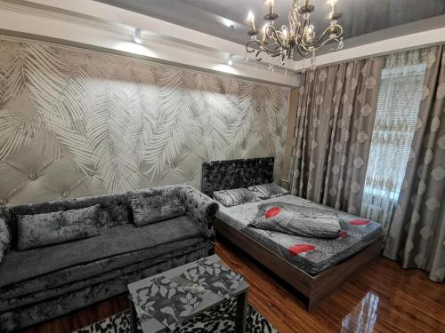 New luxury apartment 2022 with jacuzzi on Stalevarov 18客房内的一张或多张床位