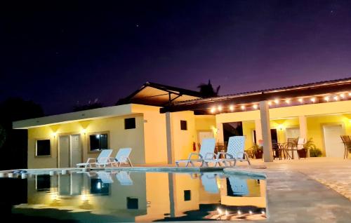 Hotel Quinta Izamal内部或周边的泳池