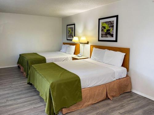 奥马克Rodeway Inn & Suites Omak - Okanogan的相册照片
