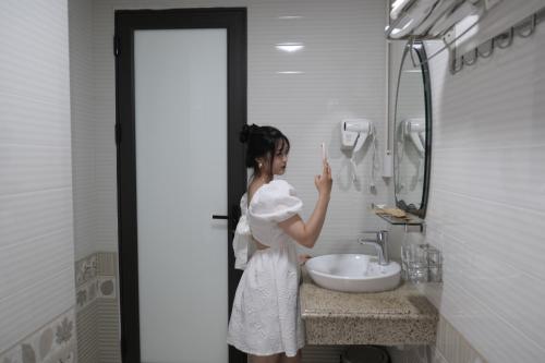 Phúc Lâm Hotel的一间浴室