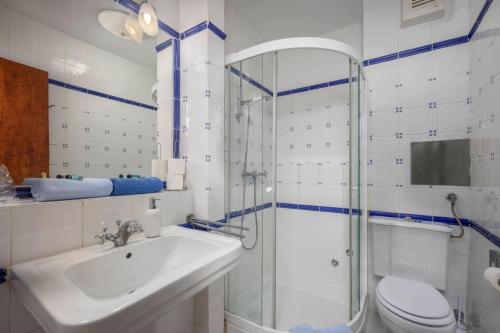 Villa Valdepian Apartments的一间浴室