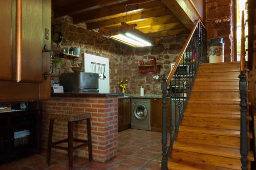 Casa La Pumarada de Villaviciosa的厨房或小厨房