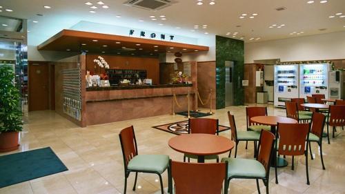 Toyoko Inn Ichinoseki Ekimae酒廊或酒吧区