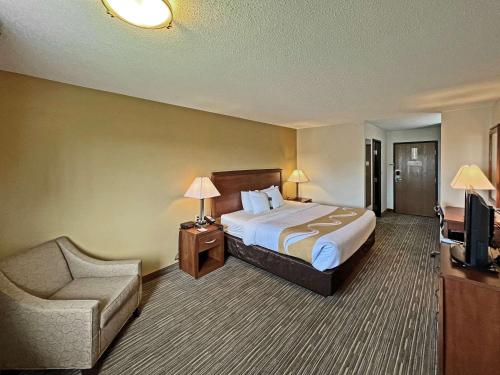 米切尔品质酒店客房内的一张或多张床位
