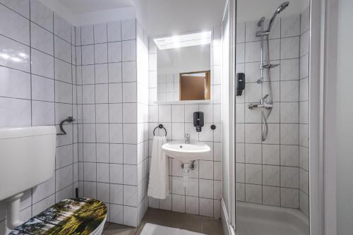 4 Évszak Völgyhotel的一间浴室