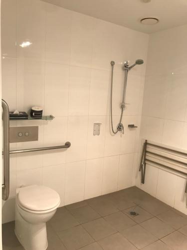 圣基尔达阿达拉公寓式酒店的一间浴室