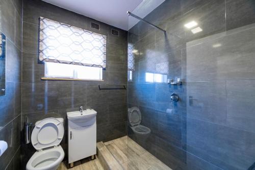 N1 Hotel Rotten Row Harare的一间浴室