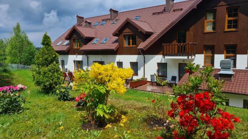 Hotel Rezydencja AS & Spa-Najwyżej w Karpaczu外面的花园