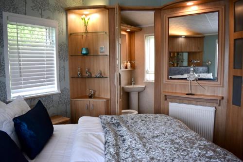 SwarlandCosy & Modern Cabin In Heart of Northumberland的相册照片