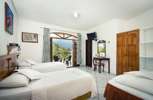 阿约拉港Grand Hotel Leon Marino Galapagos的相册照片